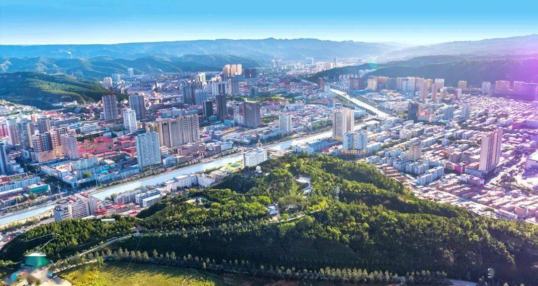 吕梁之光,学习变化的力量与自信的征程之路